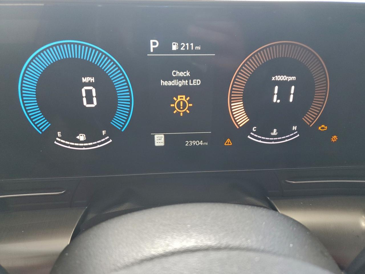 2025 HYUNDAI KONA SEL photo 25