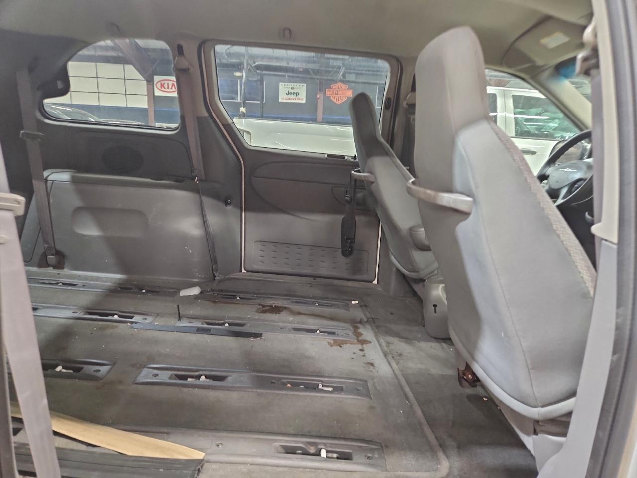 2005 CHRYSLER TOWN & COUNTRY photo 21