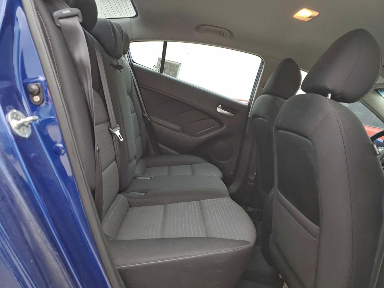 2017 KIA FORTE LX photo 10