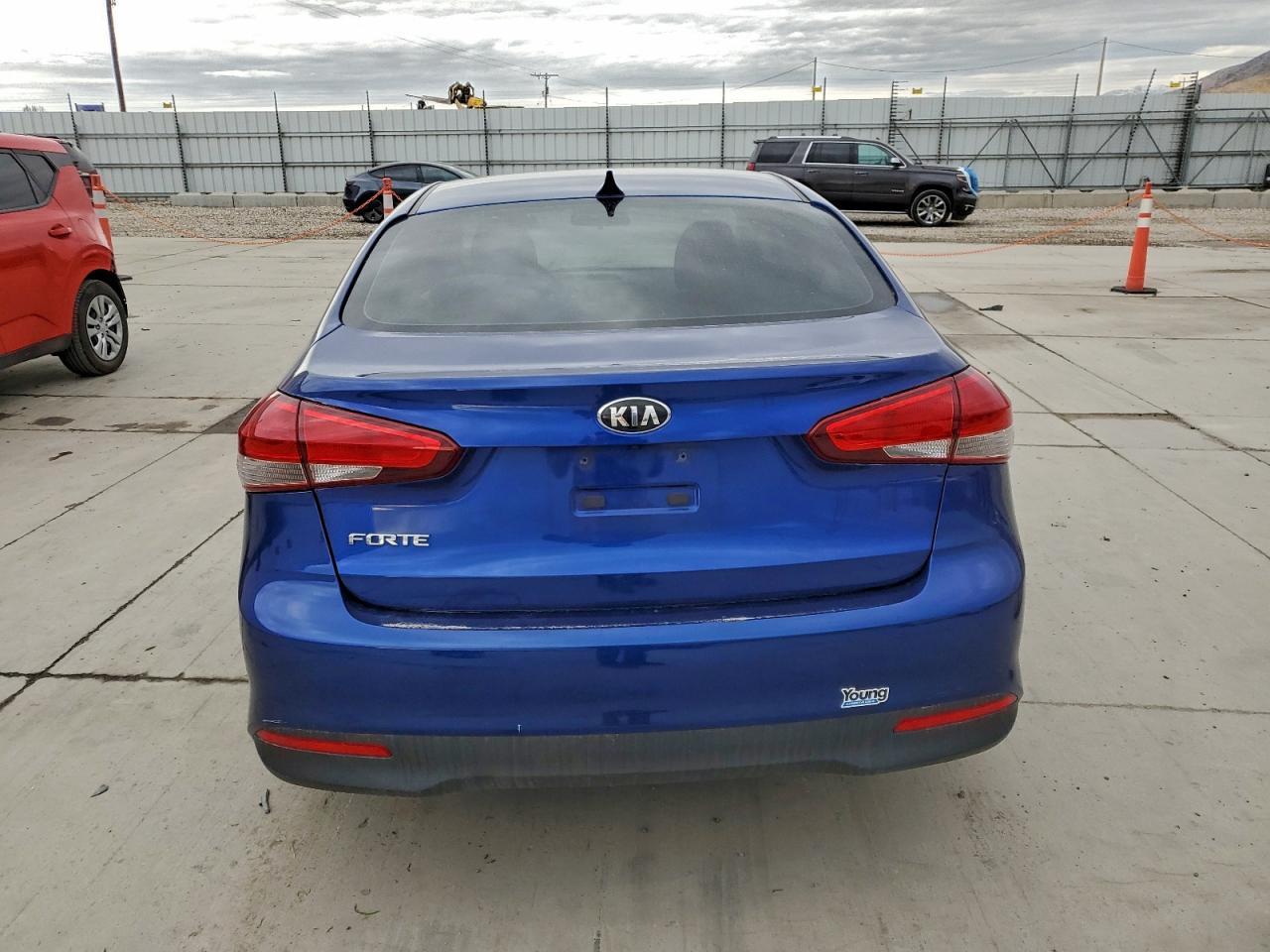 2017 KIA FORTE LX photo 6