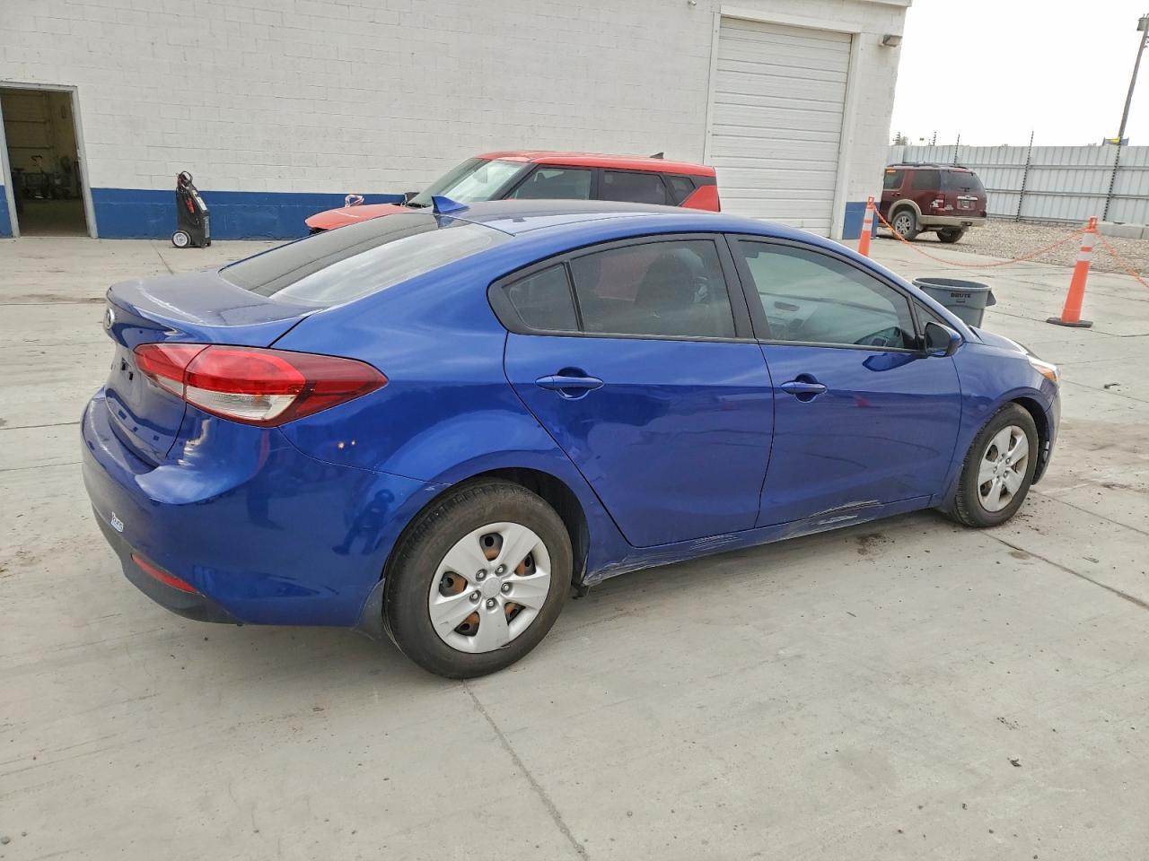 2017 KIA FORTE LX photo 3