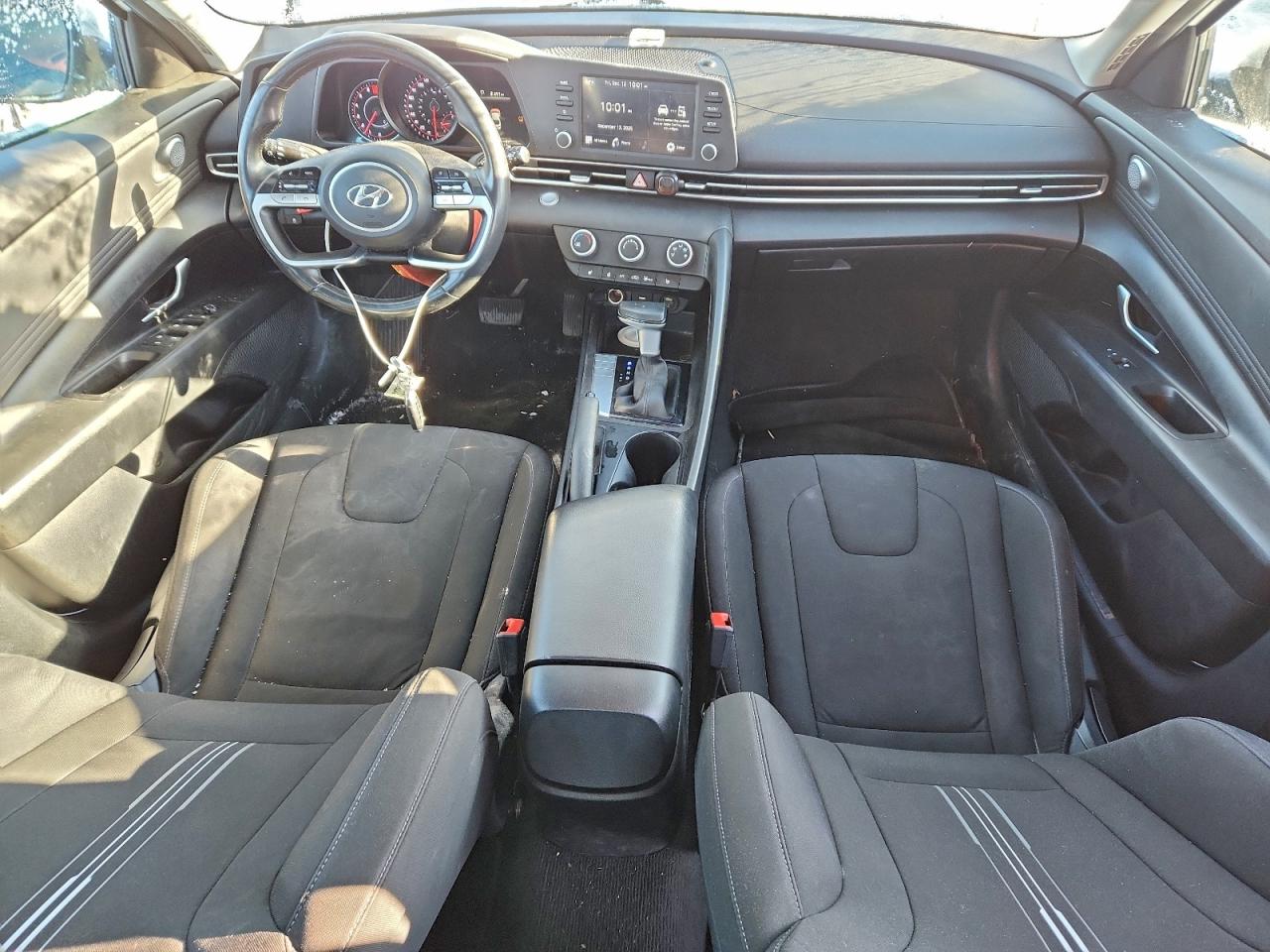 2021 HYUNDAI ELANTRA SEL photo 15