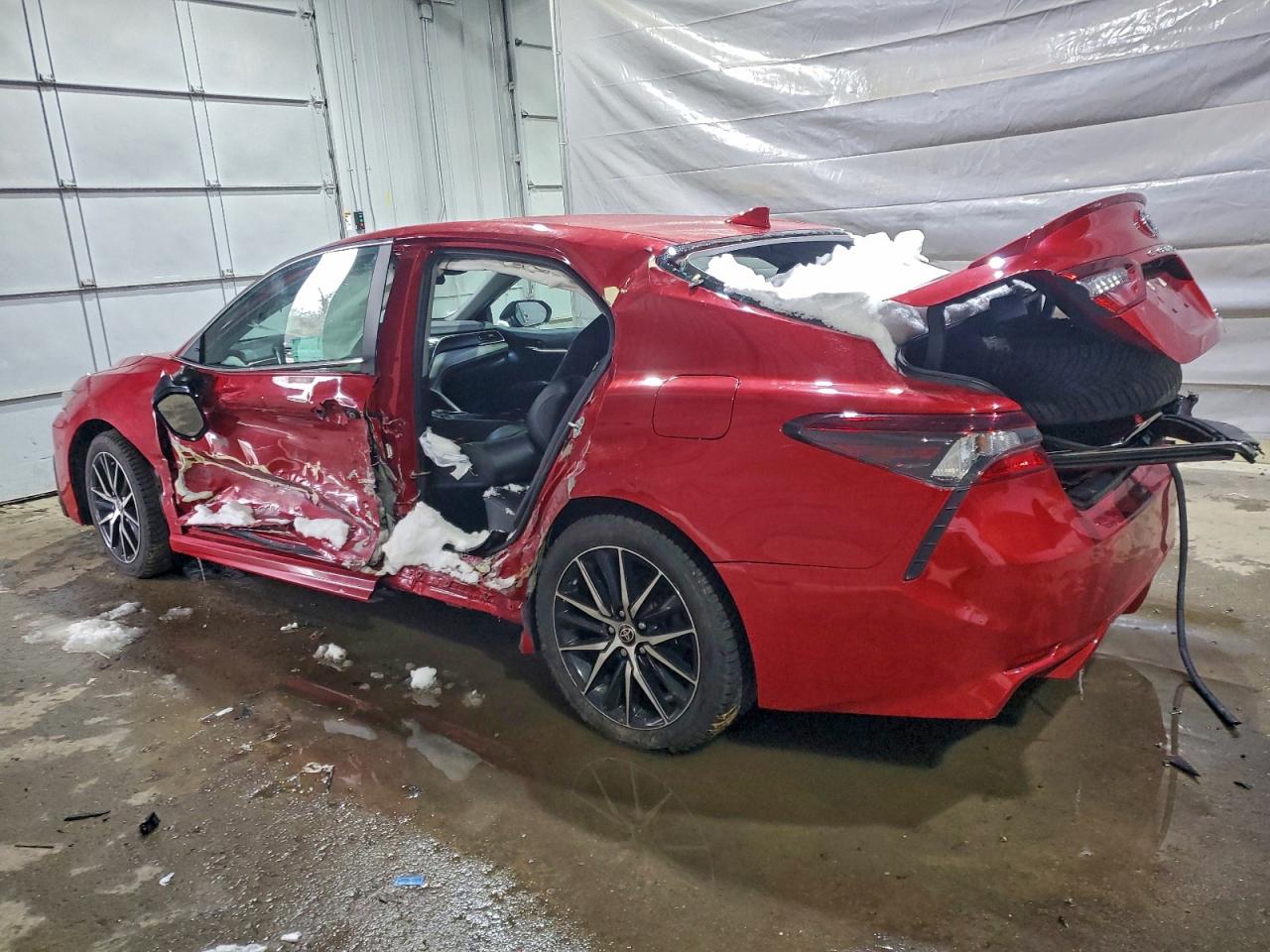2022 TOYOTA CAMRY SE photo 2
