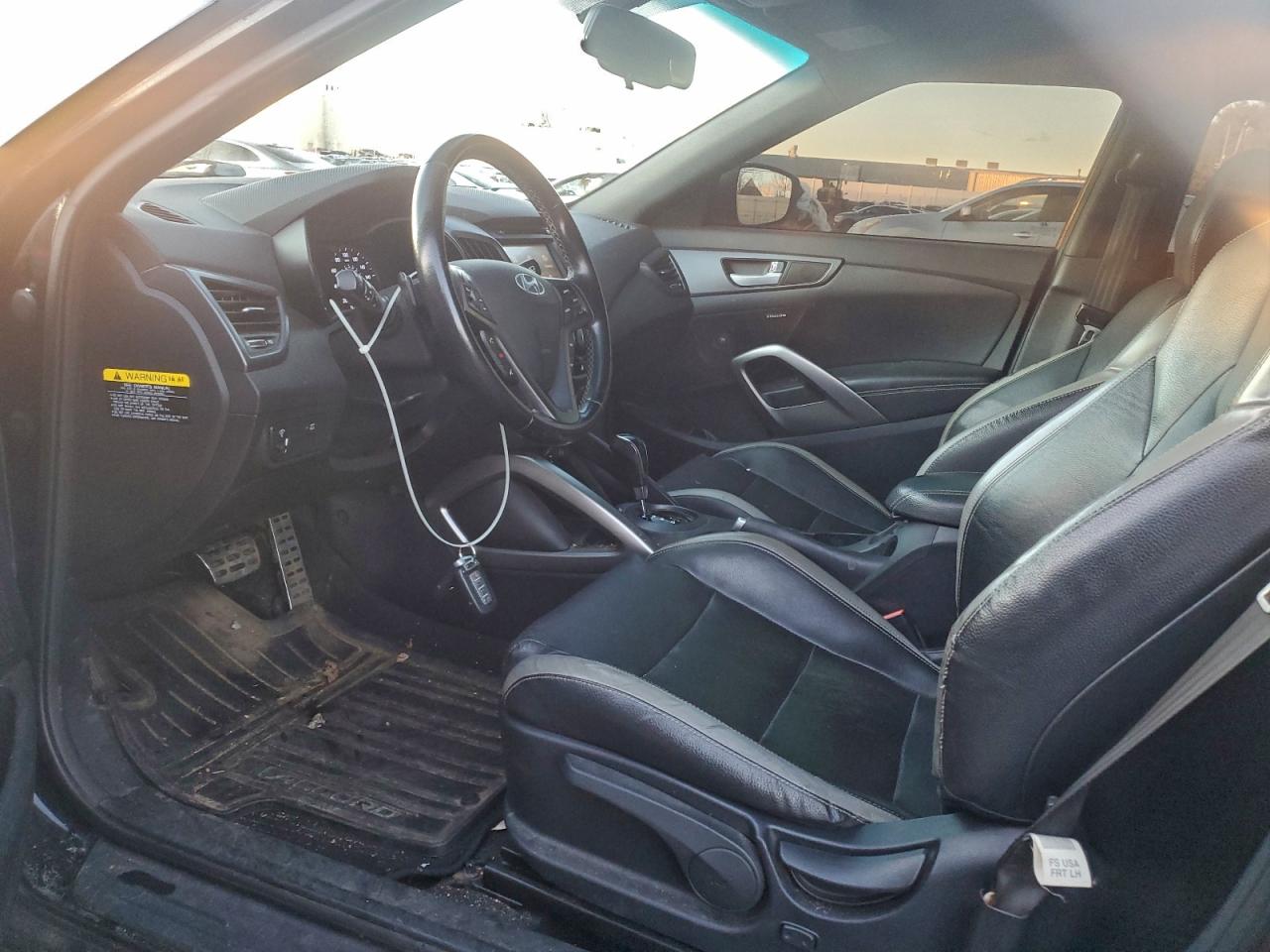 2016 HYUNDAI VELOSTER TURBO photo 19