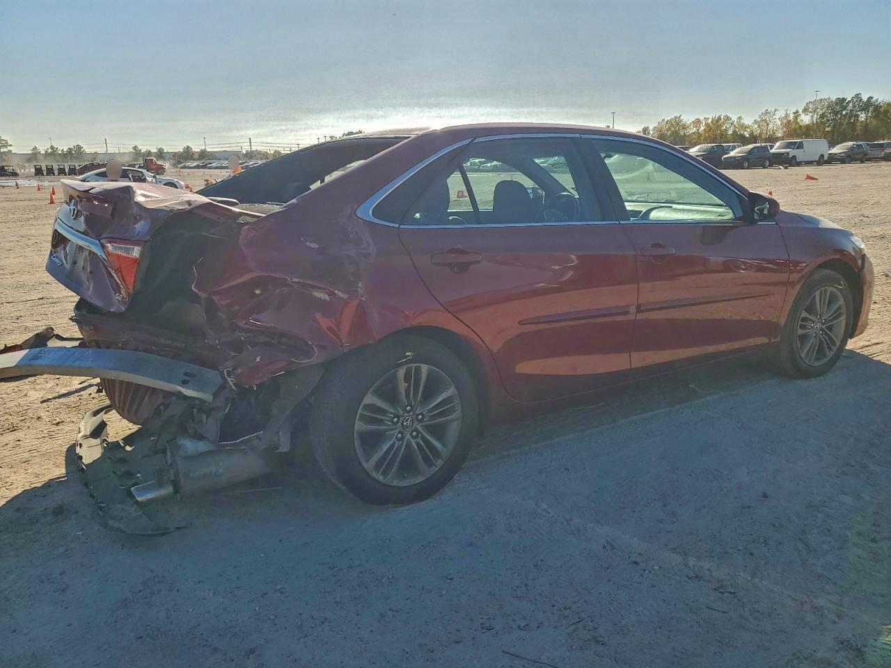 2017 TOYOTA CAMRY LE photo 5