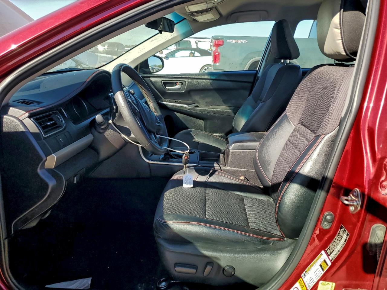 2017 TOYOTA CAMRY LE photo 13