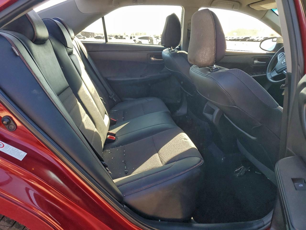 2017 TOYOTA CAMRY LE photo 19