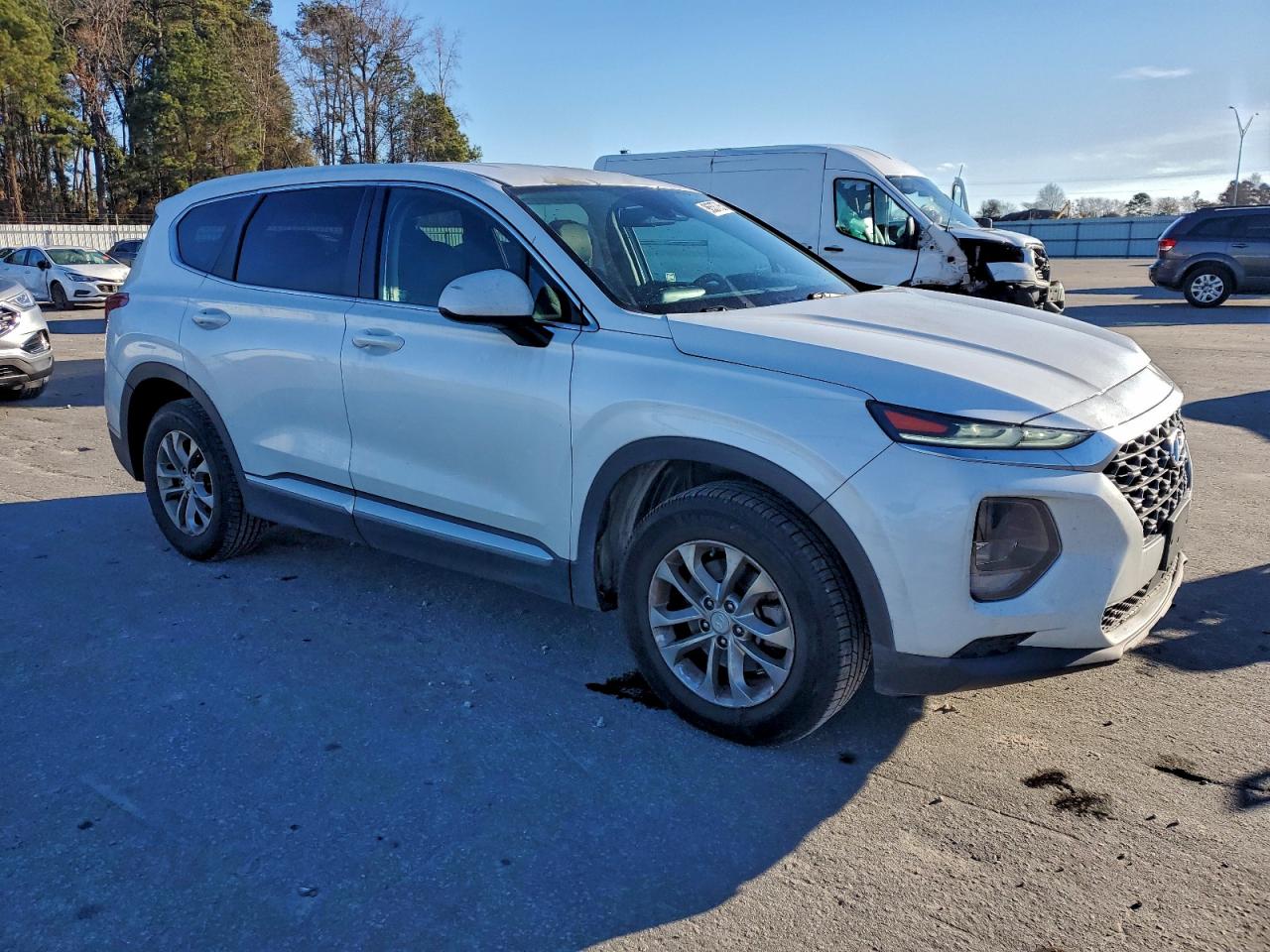 2019 HYUNDAI SANTA FE SE photo 4