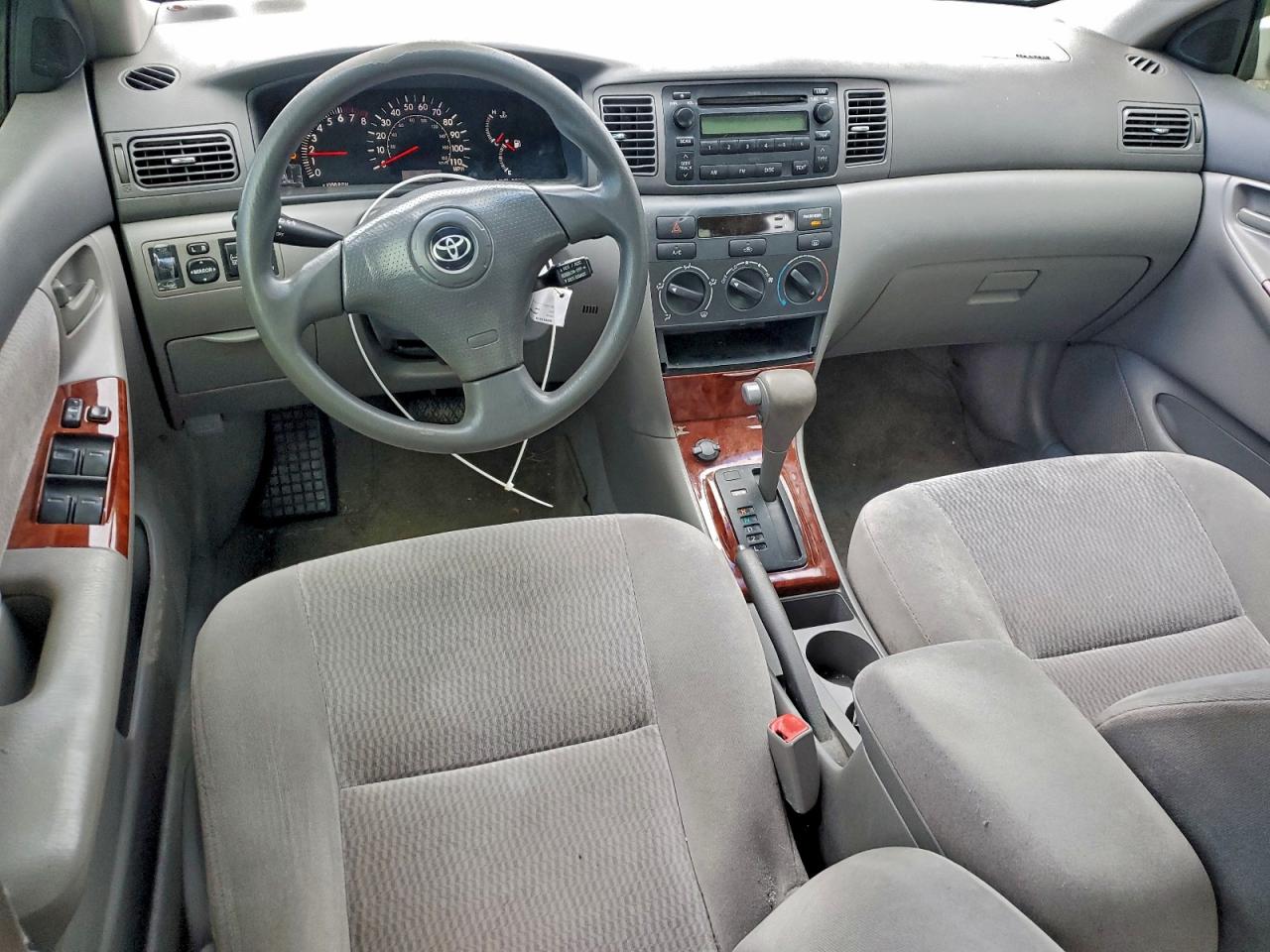 2005 TOYOTA COROLLA CE photo 8