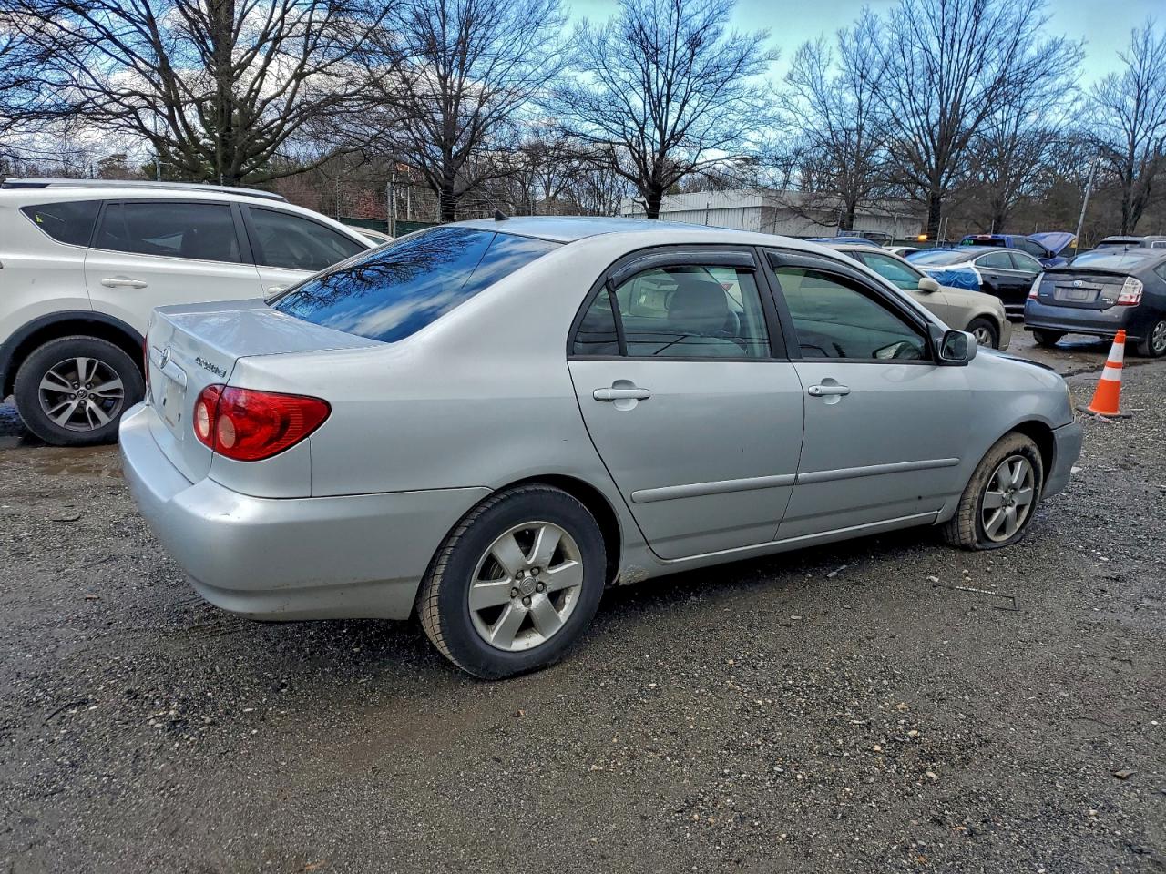 2005 TOYOTA COROLLA CE photo 3