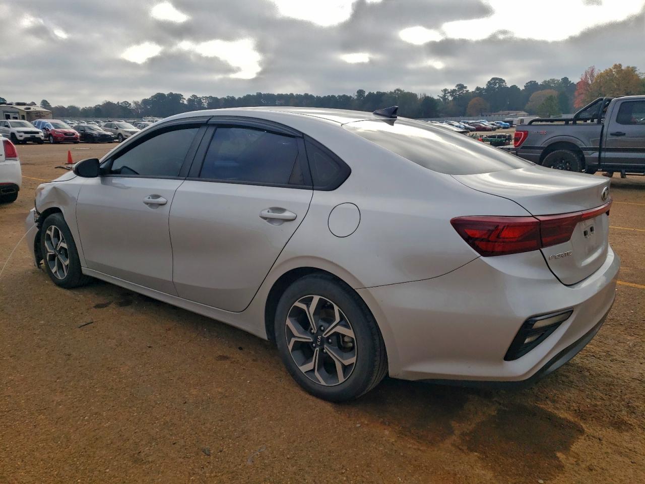 2021 KIA FORTE FE photo 2