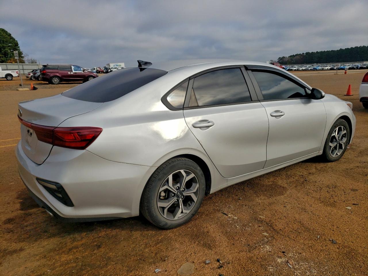 2021 KIA FORTE FE photo 3