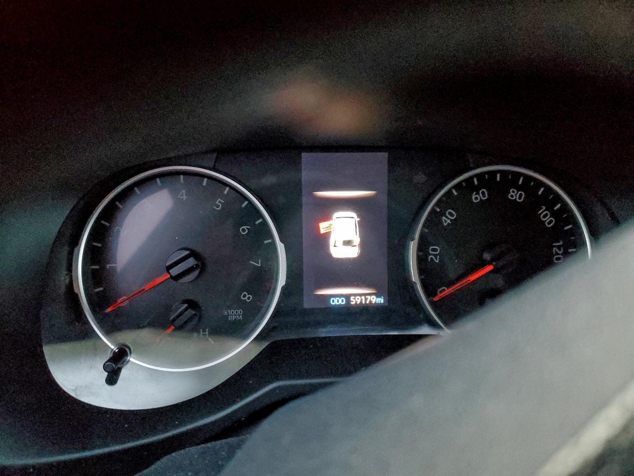 2019 TOYOTA RAV4 LE photo 9