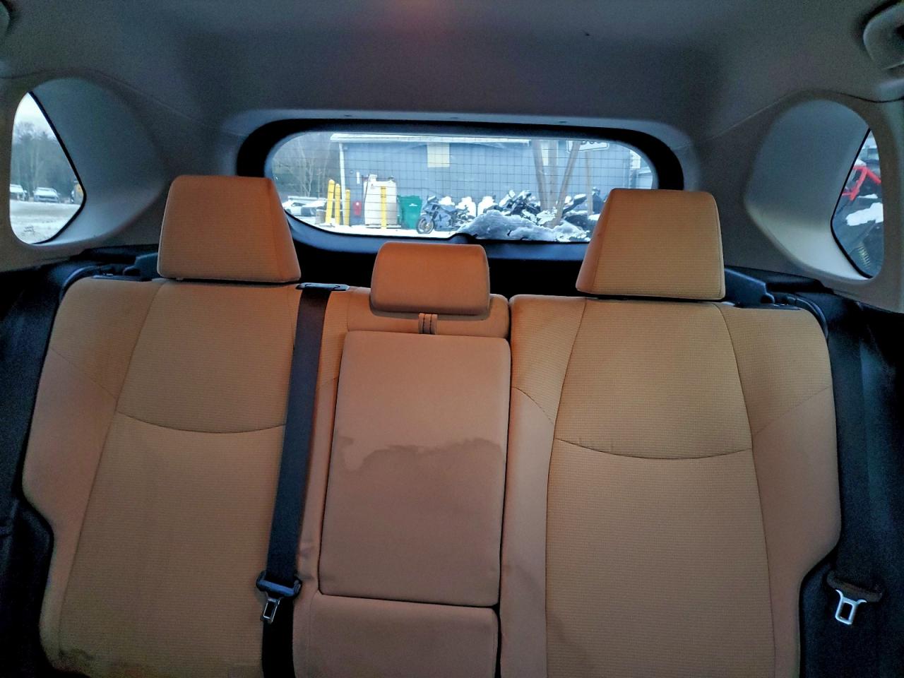 2019 TOYOTA RAV4 LE photo 10