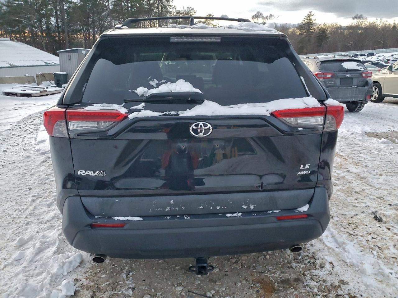 2019 TOYOTA RAV4 LE photo 6