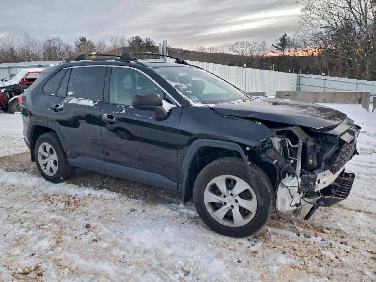 2019 TOYOTA RAV4 LE photo 4