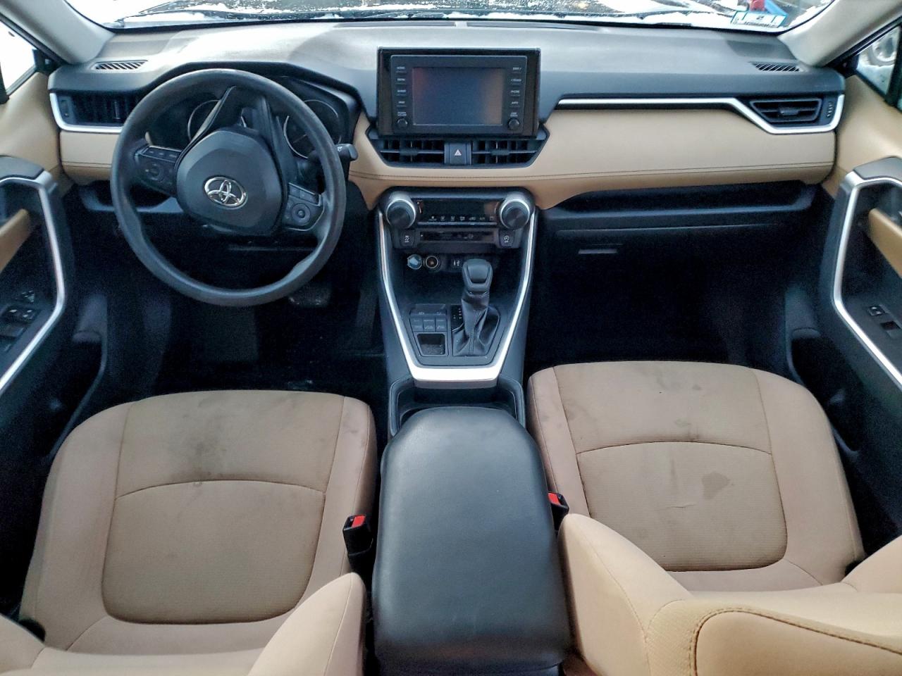 2019 TOYOTA RAV4 LE photo 8