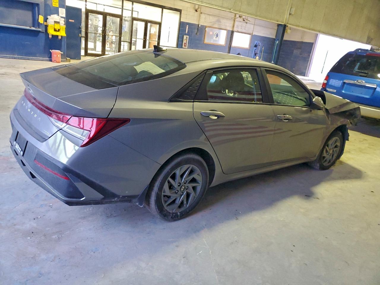 2024 HYUNDAI ELANTRA BLUE photo 5