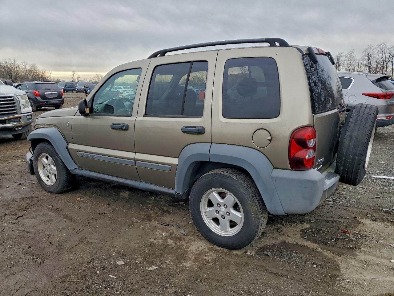 2005 JEEP LIBERTY SPORT photo 2