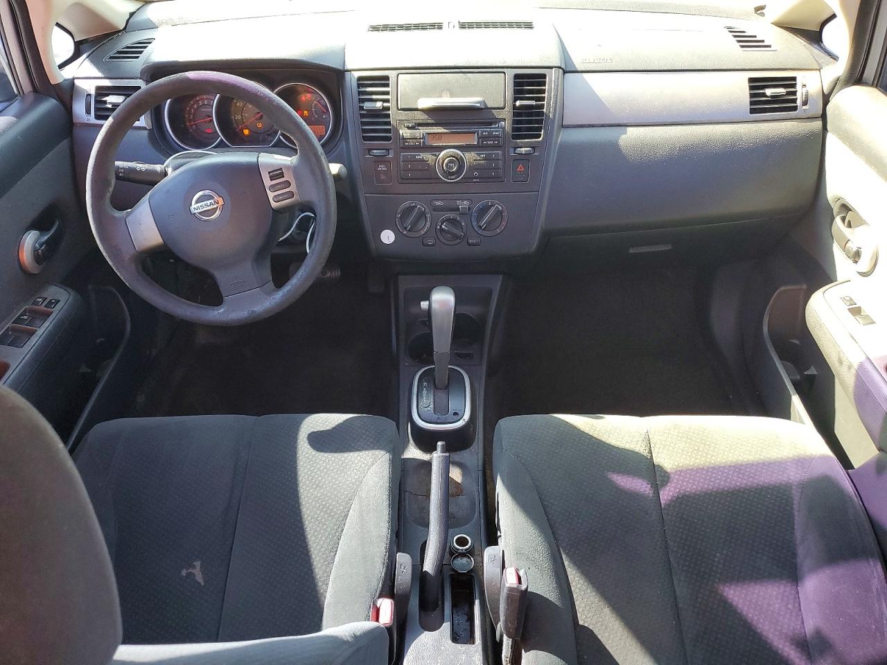 2012 NISSAN VERSA S photo 8
