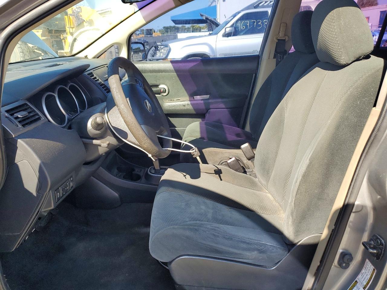 2012 NISSAN VERSA S photo 7