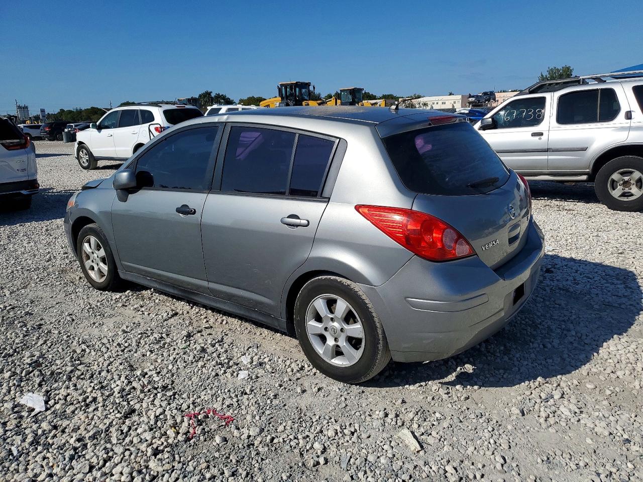 2012 NISSAN VERSA S photo 2