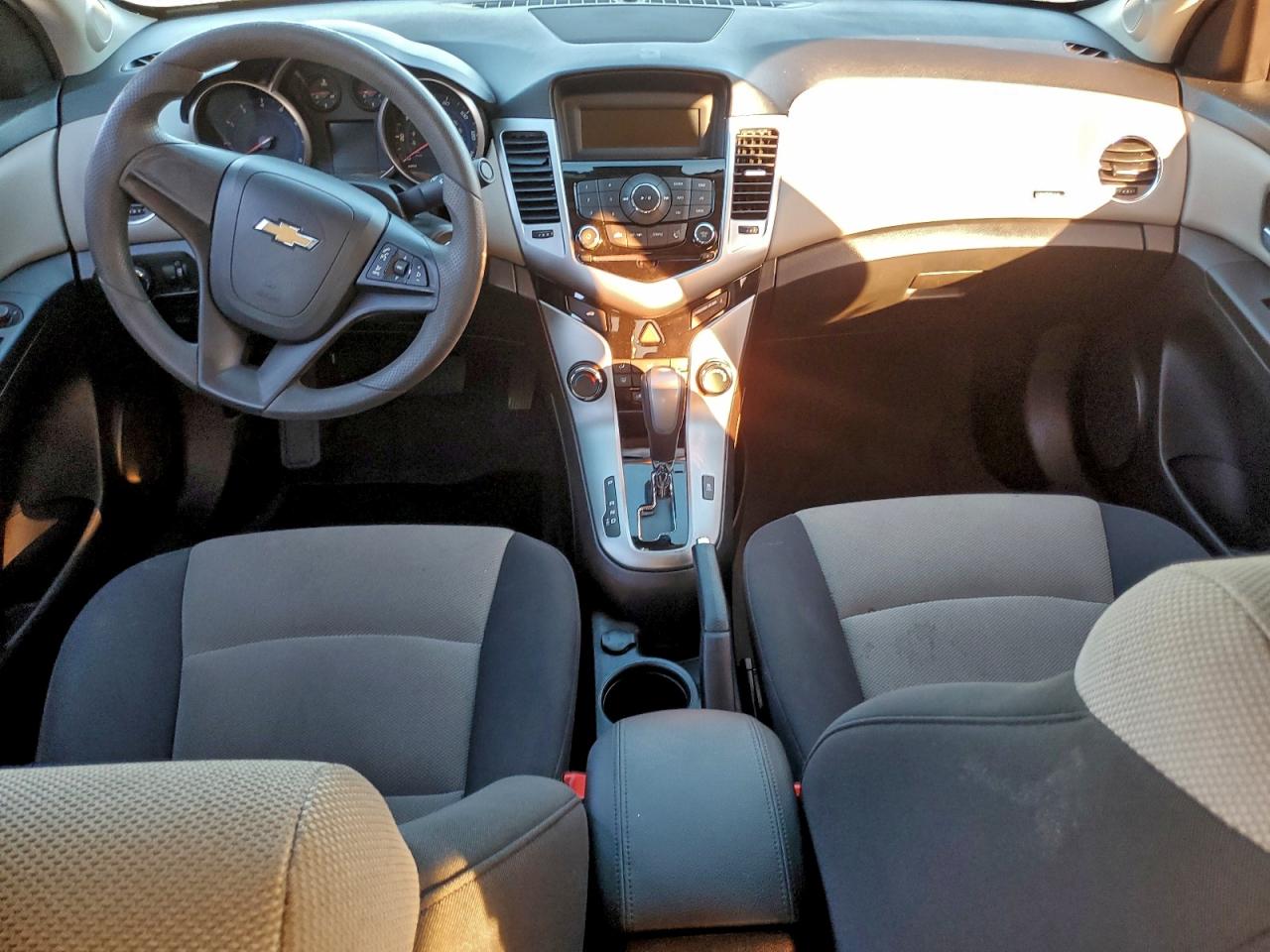 2016 CHEVROLET CRUZE LIMITED LS photo 8
