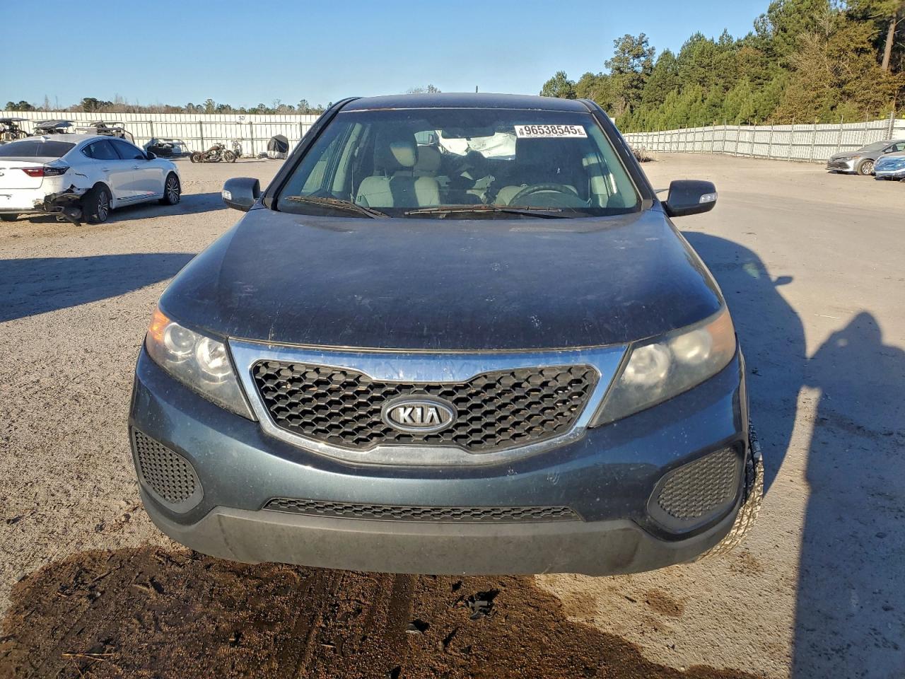 2011 KIA SORENTO BASE photo 9