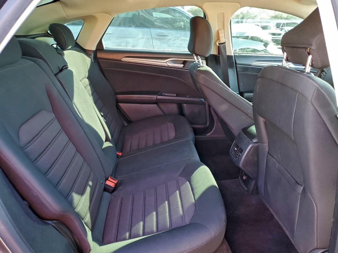 2020 FORD FUSION SE photo 28