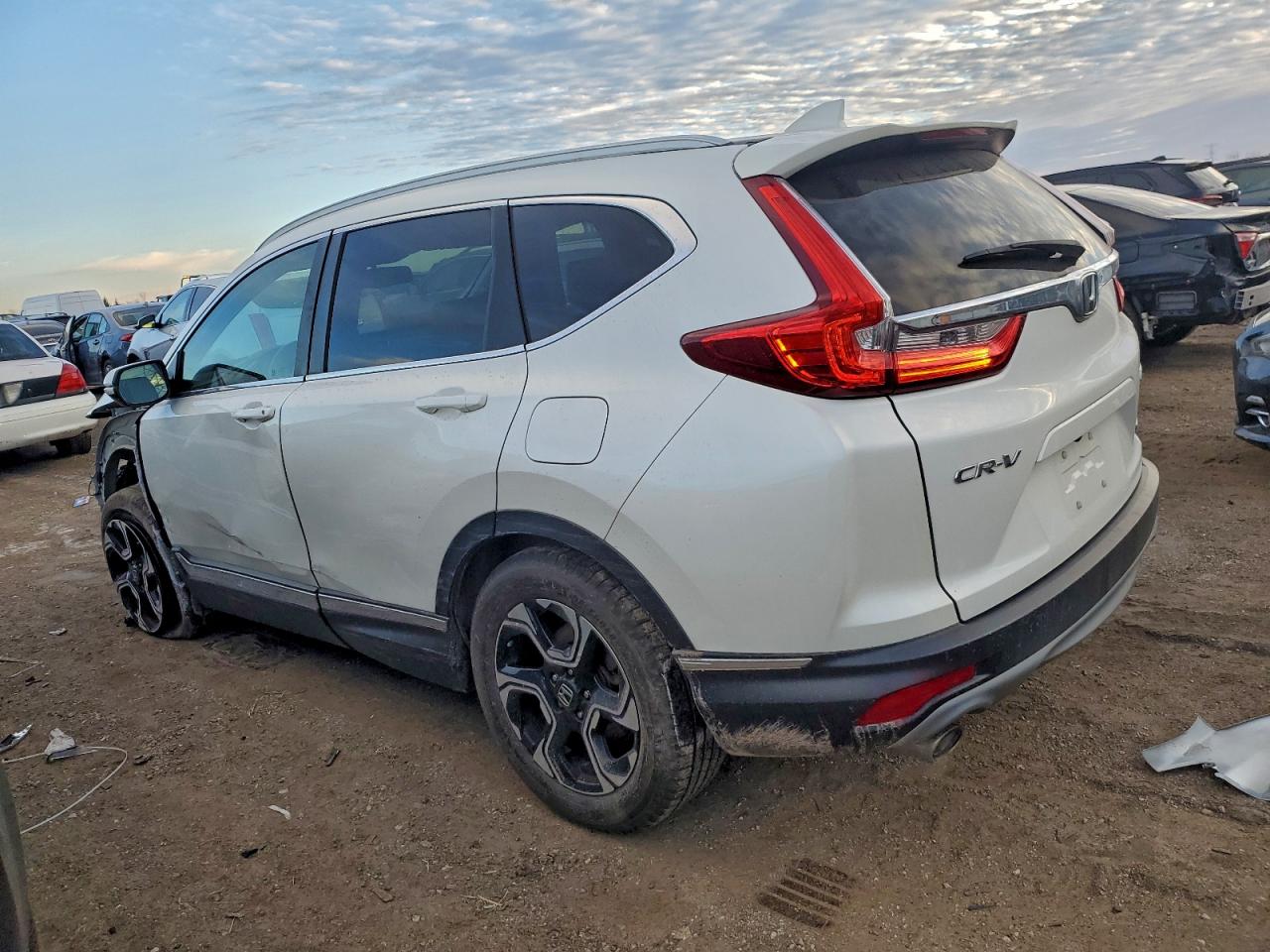 2017 HONDA CR-V TOURING photo 3
