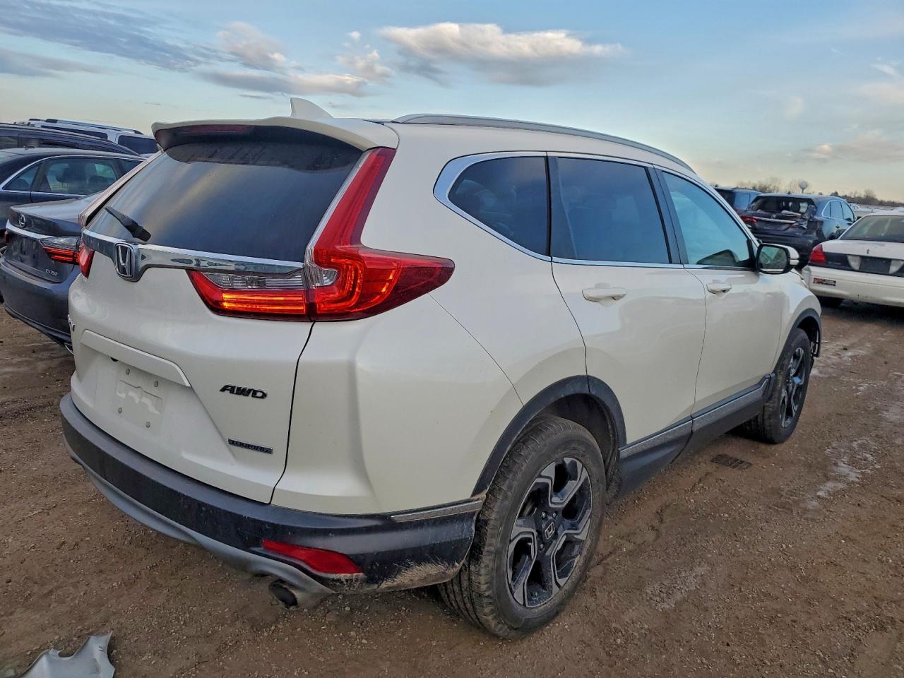 2017 HONDA CR-V TOURING photo 5