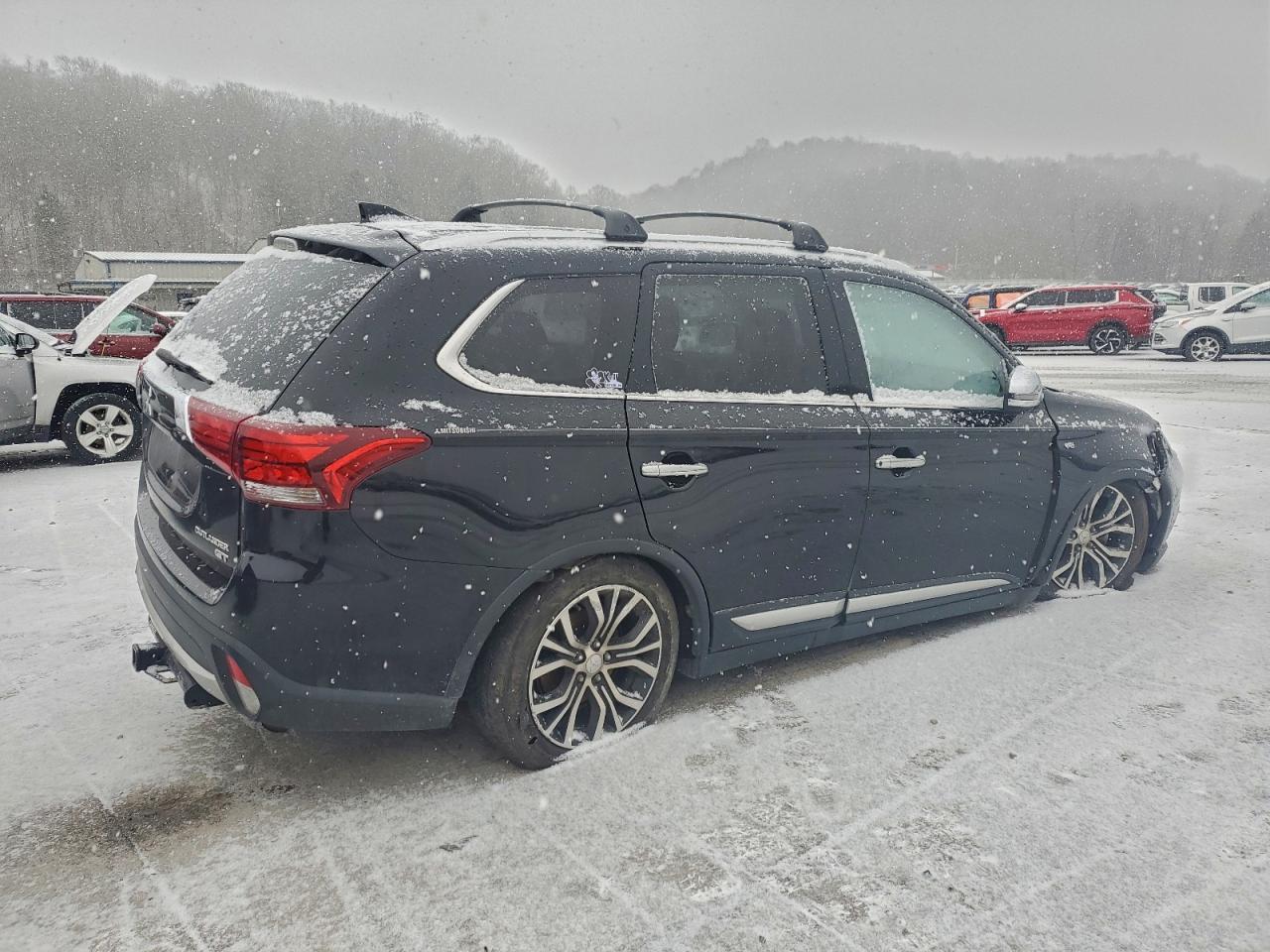 2017 MITSUBISHI OUTLANDER GT photo 5