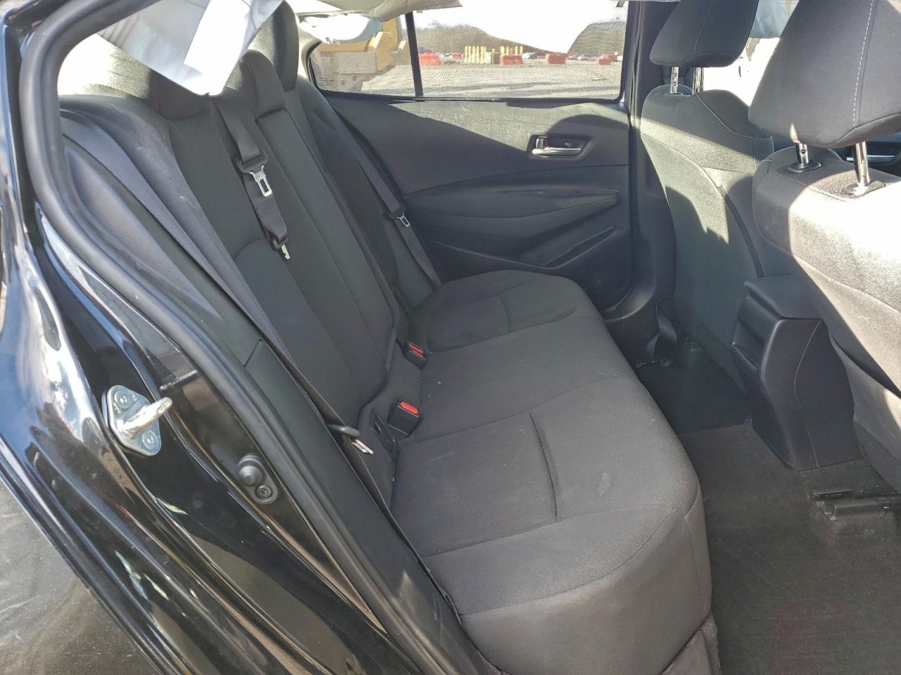 2021 TOYOTA COROLLA LE photo 28