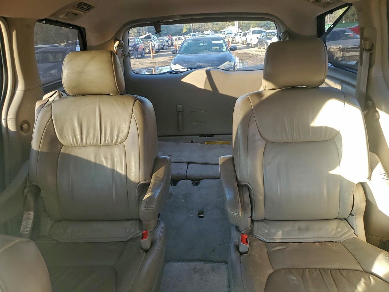 2008 TOYOTA SIENNA XLE photo 28