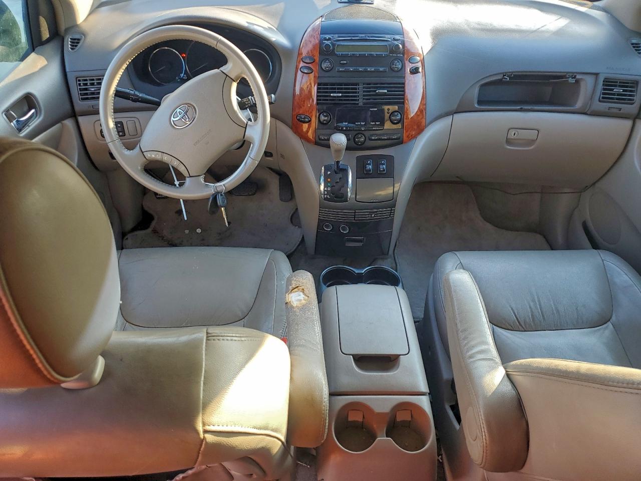2008 TOYOTA SIENNA XLE photo 22