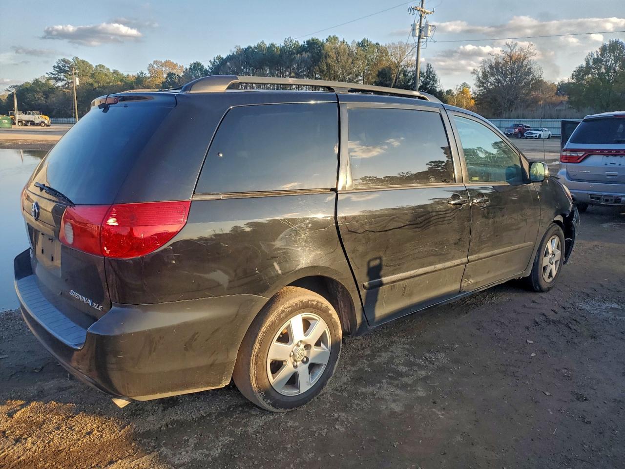 2008 TOYOTA SIENNA XLE photo 7