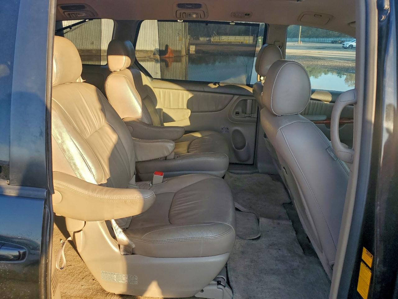 2008 TOYOTA SIENNA XLE photo 31