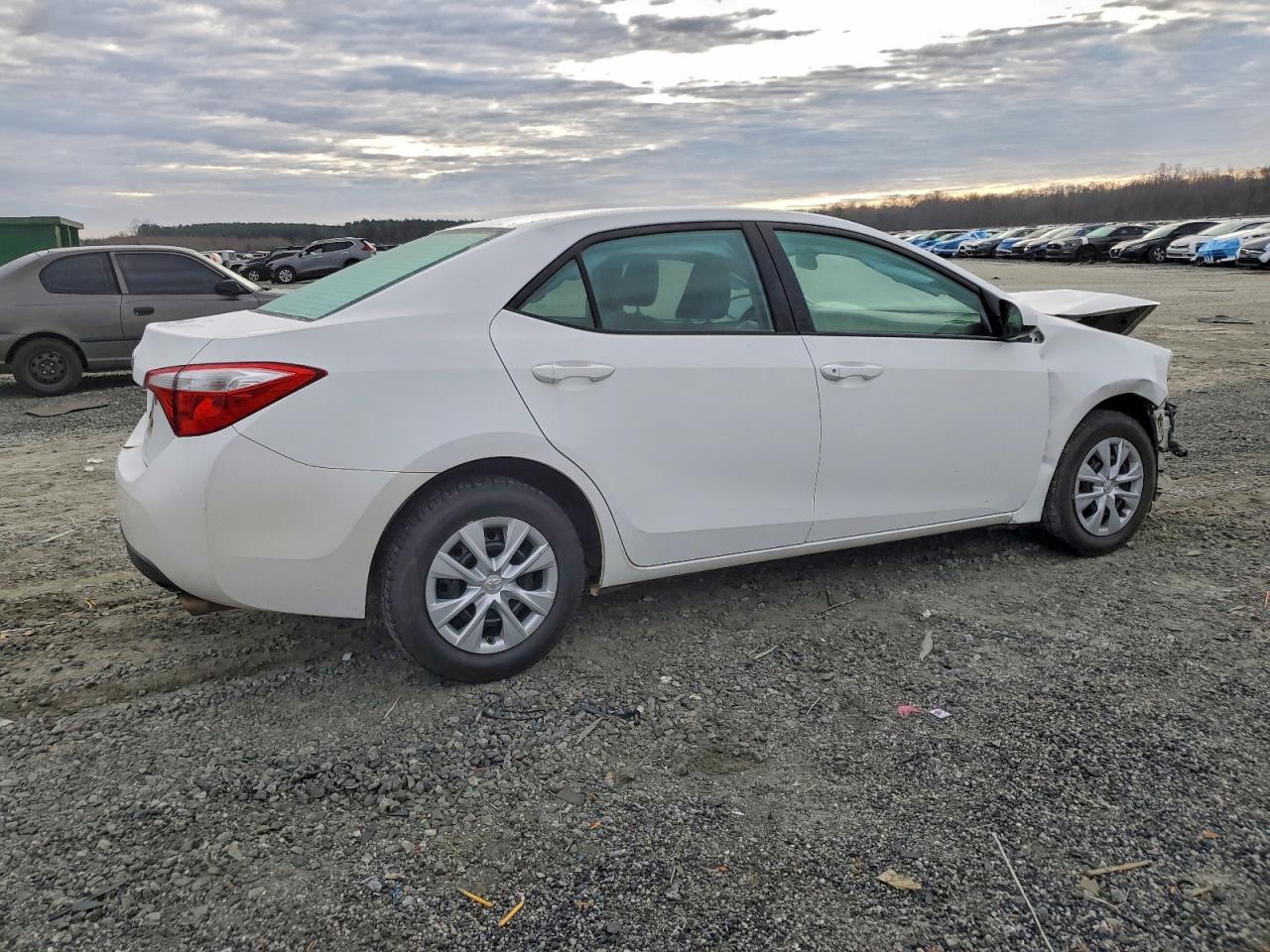 2014 TOYOTA COROLLA L photo 5
