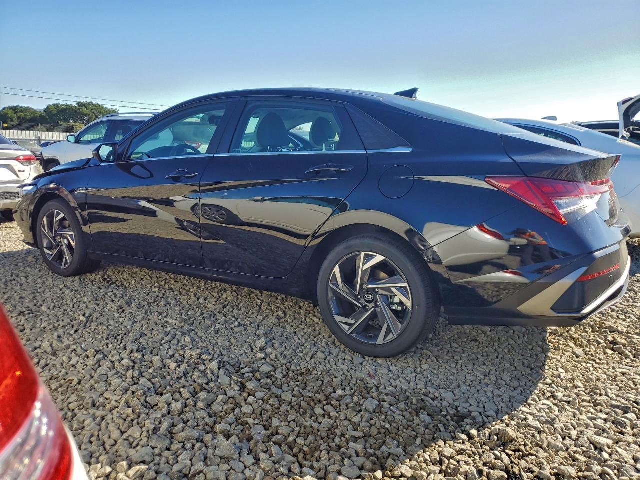2025 HYUNDAI ELANTRA LIMITED photo 2