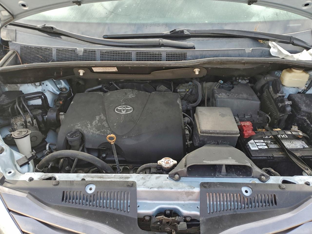 2017 TOYOTA SIENNA XLE photo 12