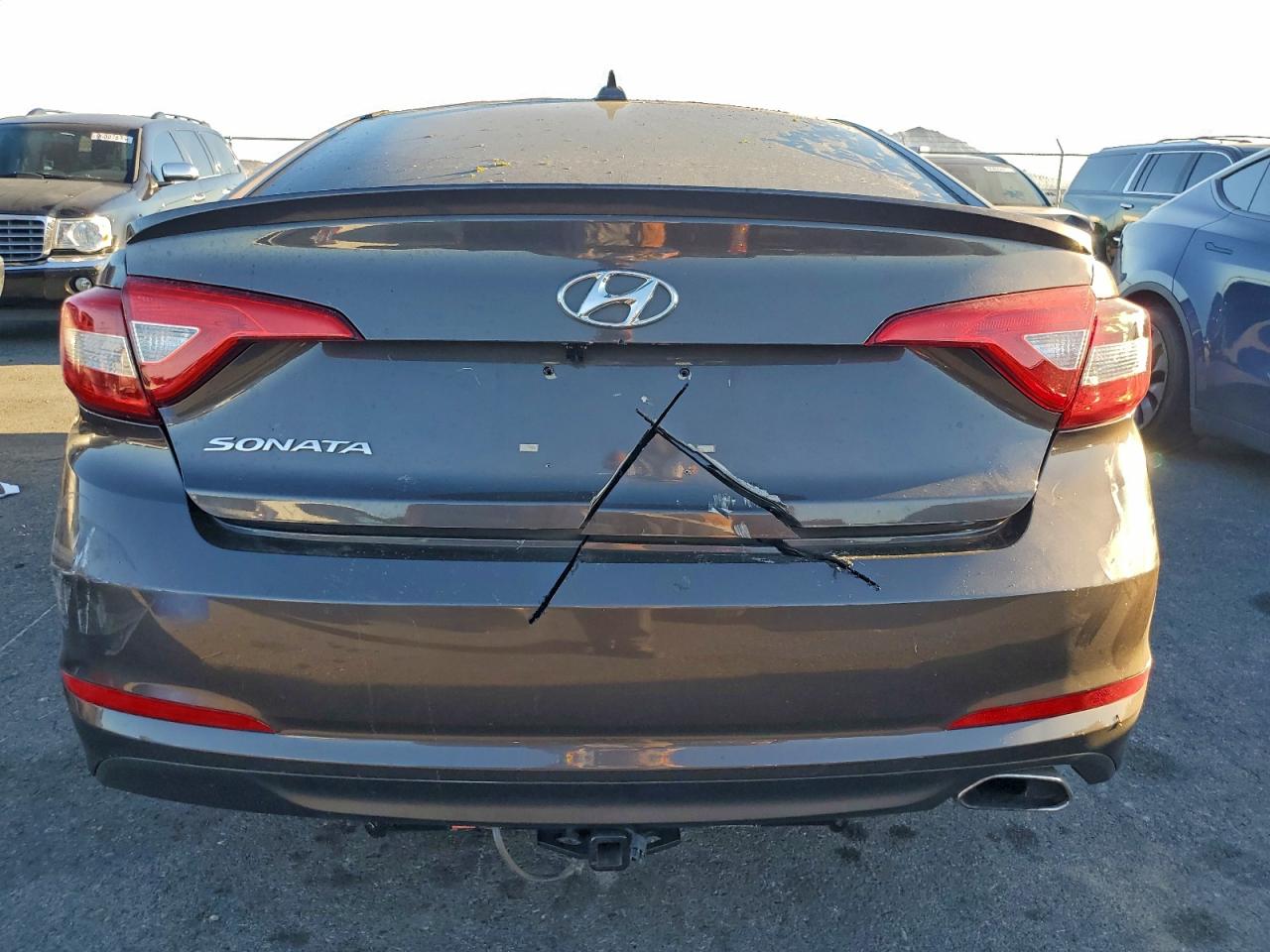 2015 HYUNDAI SONATA SE photo 6