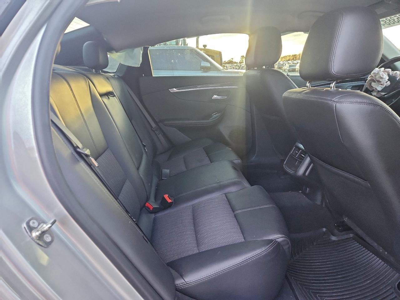 2018 CHEVROLET IMPALA LT photo 10