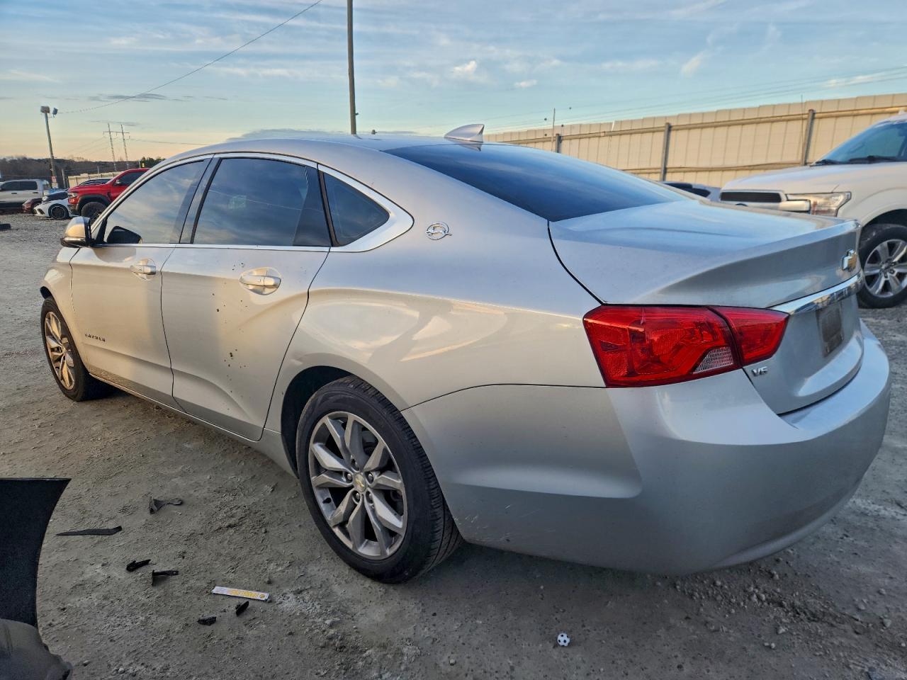 2018 CHEVROLET IMPALA LT photo 2