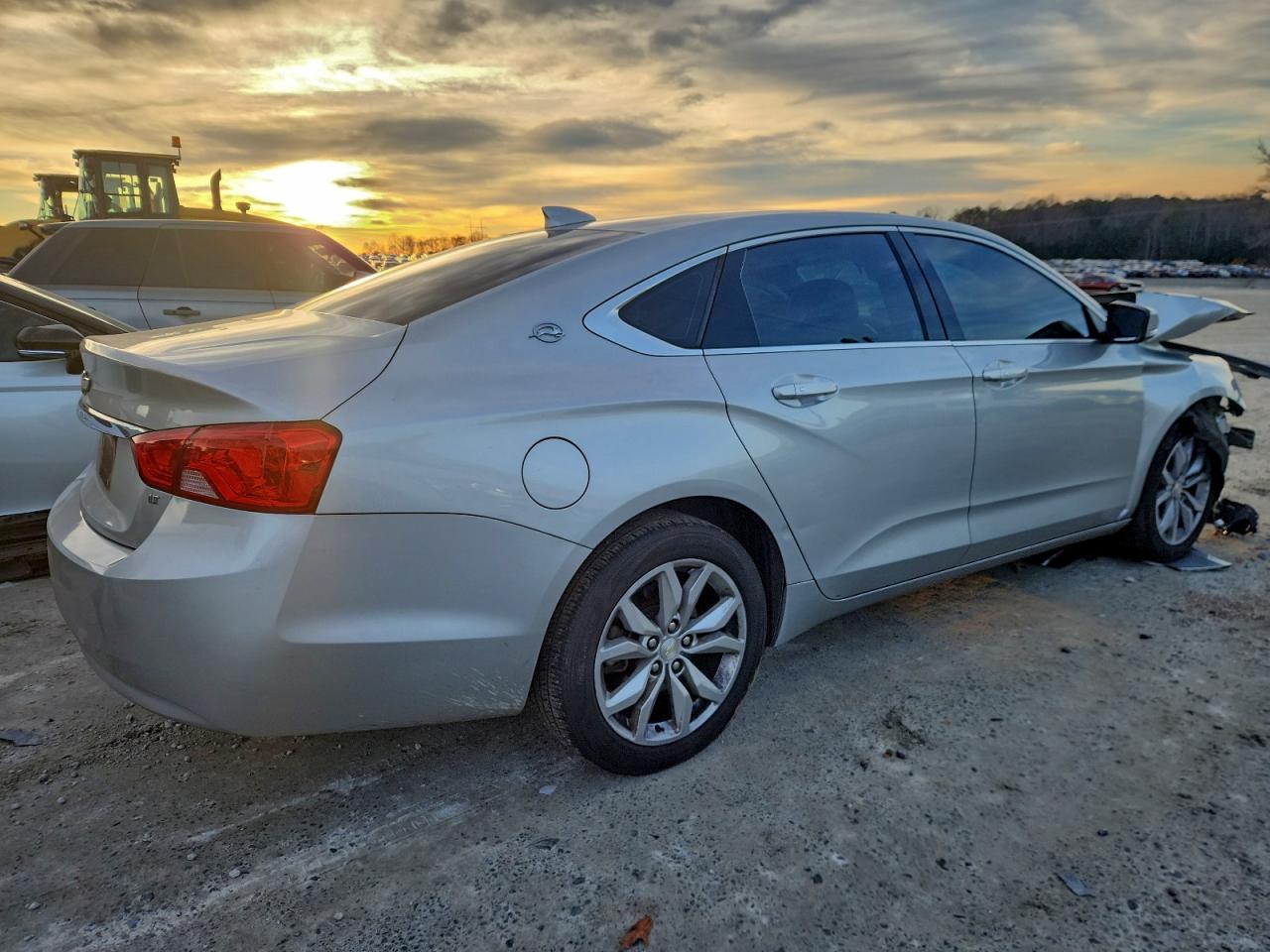 2018 CHEVROLET IMPALA LT photo 3