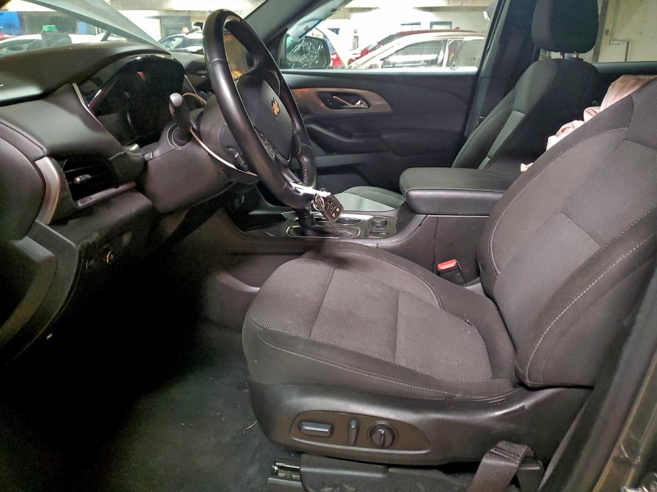 2023 CHEVROLET TRAVERSE LT photo 7