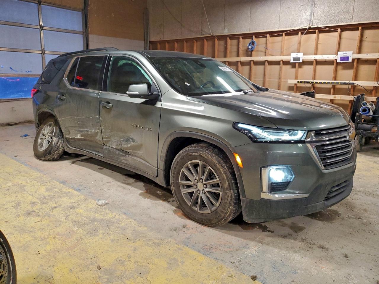 2023 CHEVROLET TRAVERSE LT photo 4