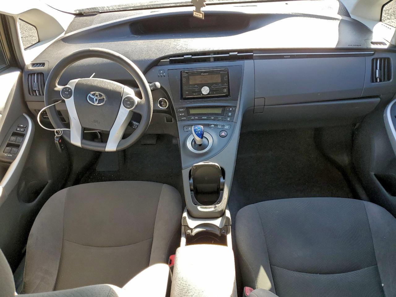 2011 TOYOTA PRIUS photo 15
