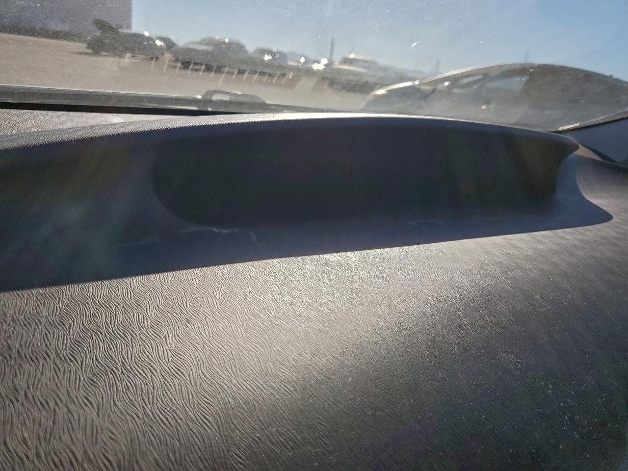 2011 TOYOTA PRIUS photo 17