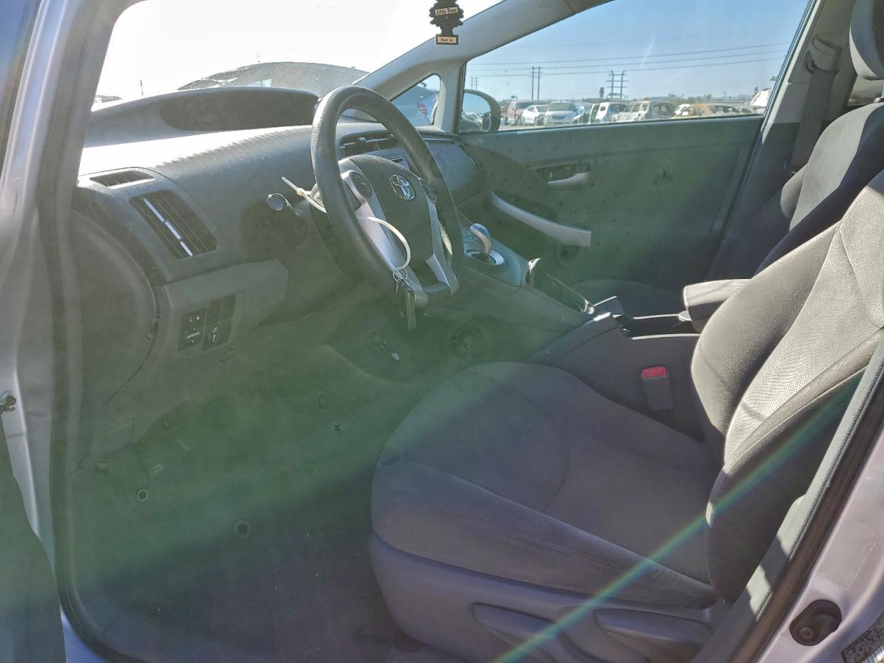 2011 TOYOTA PRIUS photo 13