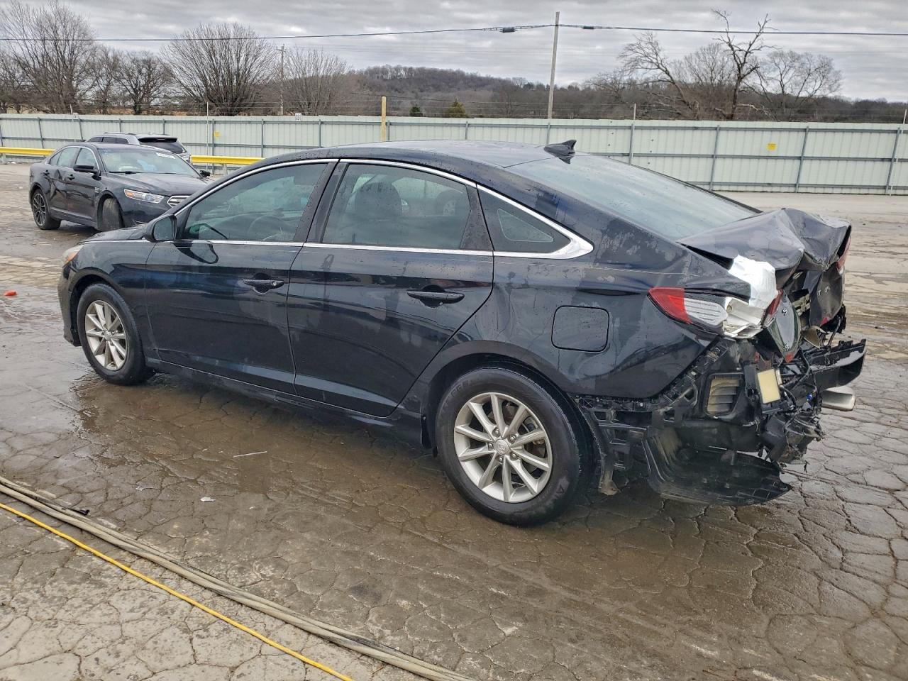 2018 HYUNDAI SONATA SE photo 2